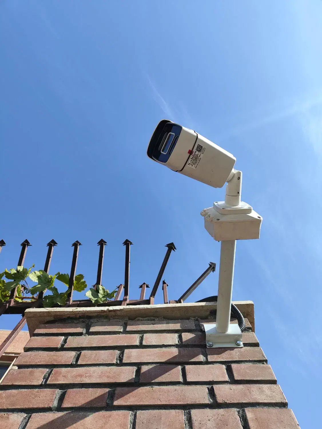 فروش دوربین مداربسته با چک صیادی گارانتی معتبر|دوربین مداربسته|سنندج, |دیوار