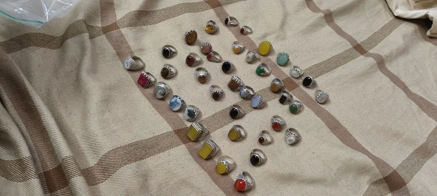 انگشترنقره عیار925نو یکجا و تک گرمی150تومن حر اج|جواهرات|قم, چهل درخت‎|دیوار