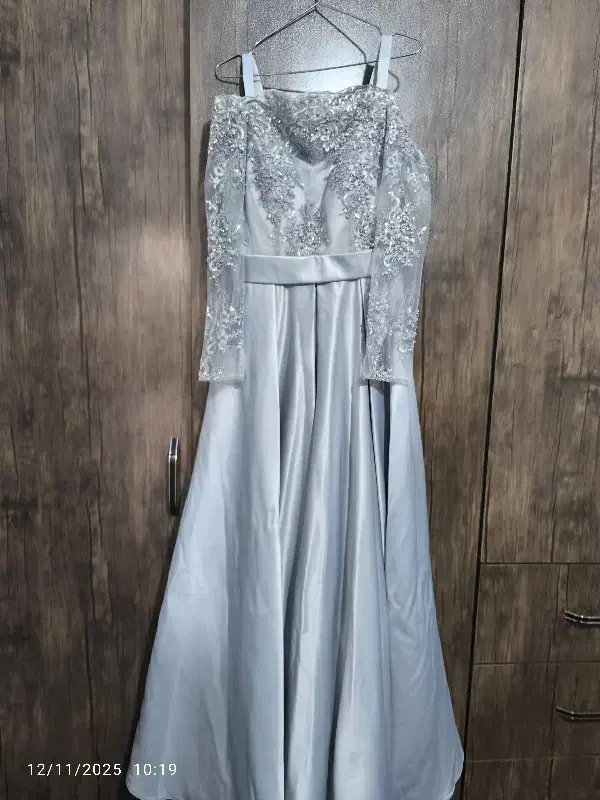 لباس مجلسی|لباس|تاکستان, |دیوار