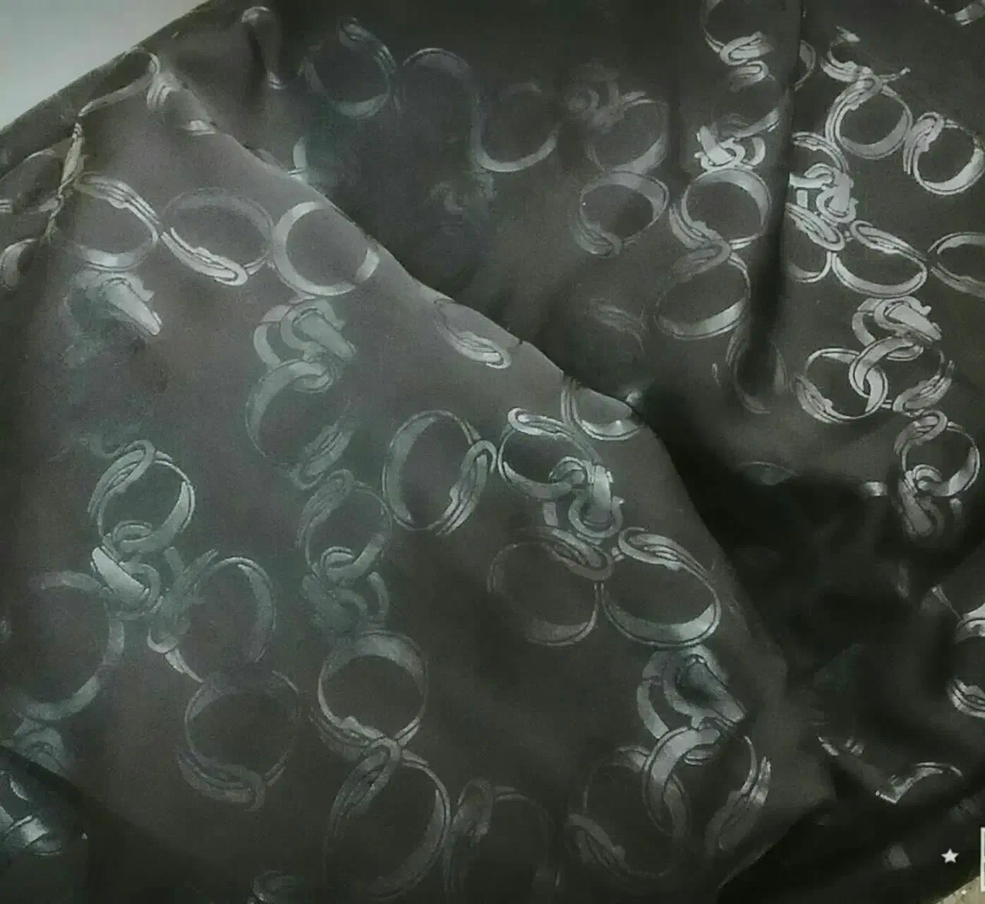 ۱قواره چادرمشکی|لباس|دامغان, |دیوار