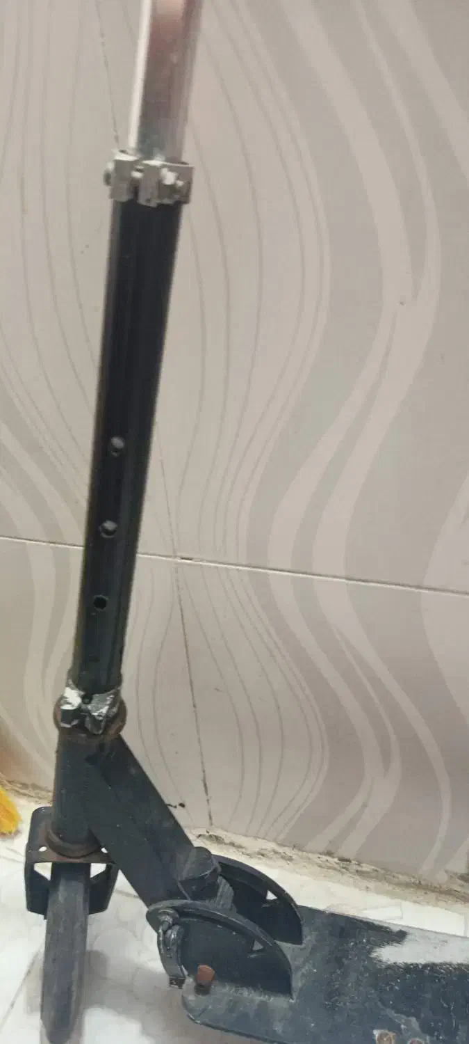 اسکوتر ۷۵۰|دوچرخه، اسکیت، اسکوتر|پرند, فاز ۶|دیوار