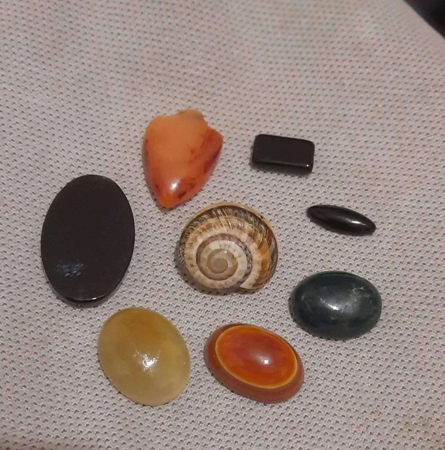 تعدادی سنگ اسیاب  الماس و نگین انگشتر زیبا|کلکسیون اشیاء عتیقه|تهران, چیتگر شمالی|دیوار