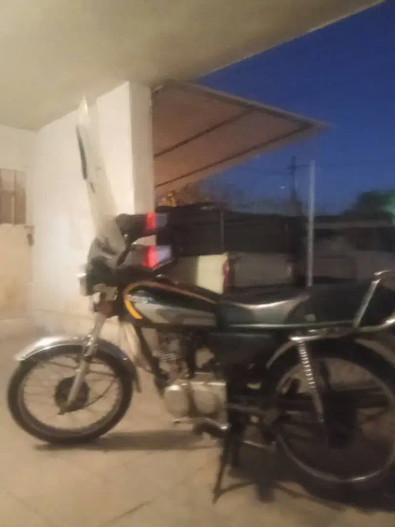 موتور 125 مدل 83|موتورسیکلت|تهران, بوستان بعثت (باغ آذری)|دیوار