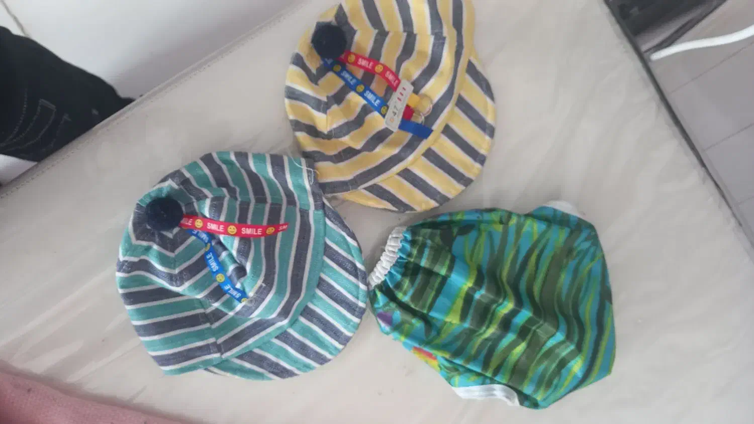 لباس بچگانه|کفش و لباس بچه|ایوان, |دیوار