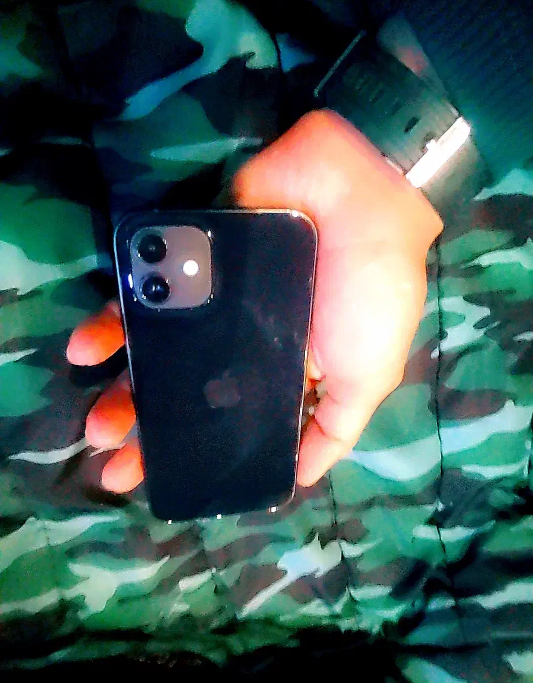 آیفون 12 مشکی حافظه 128 پارت نامبر J/A تک سیم|موبایل|اصفهان, هفتون|دیوار