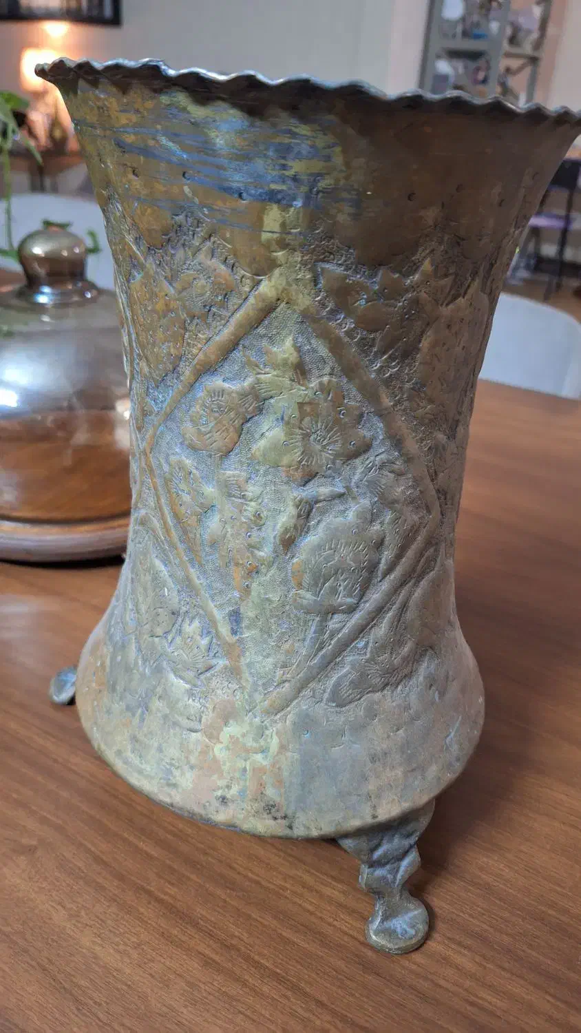 سطل فلزی قلمزنی دوره قاجار|کلکسیون اشیاء عتیقه|تهران, دروس|دیوار