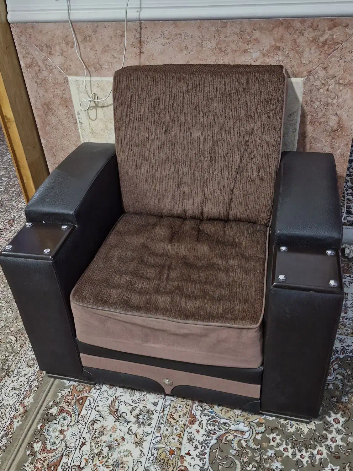 مبل تک نفره تخت شو|مبلمان خانگی و میز عسلی|زاهدان, |دیوار