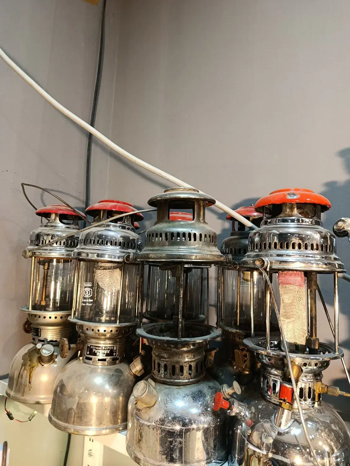 چراغ توری|کلکسیون اشیاء عتیقه|یزد, |دیوار