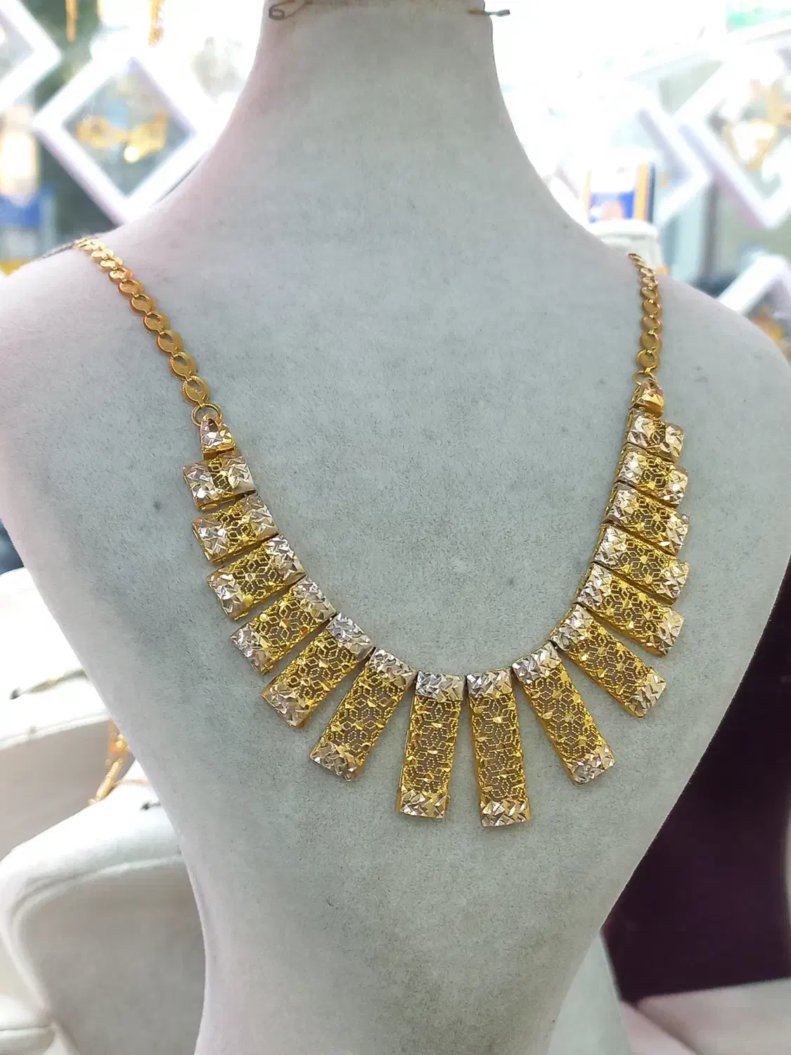 طلا گردنی ستونی (بدون اجرت)|جواهرات|تبریز, |دیوار