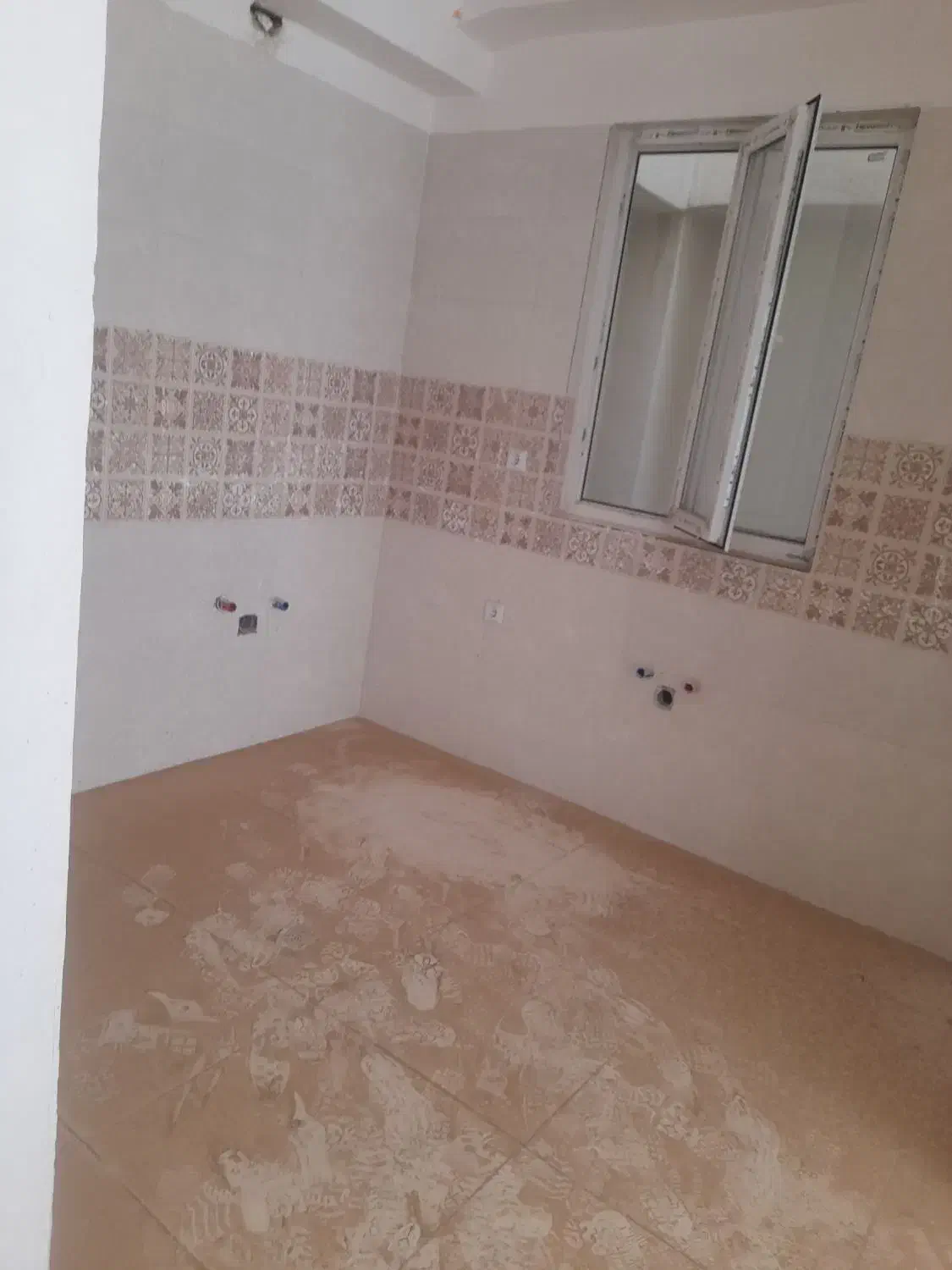 اپارتمان ۹۵ متری نما سنگ درشهر جدید هشتگرد|فروش آپارتمان|هشتگرد, شهرک پامچال|دیوار