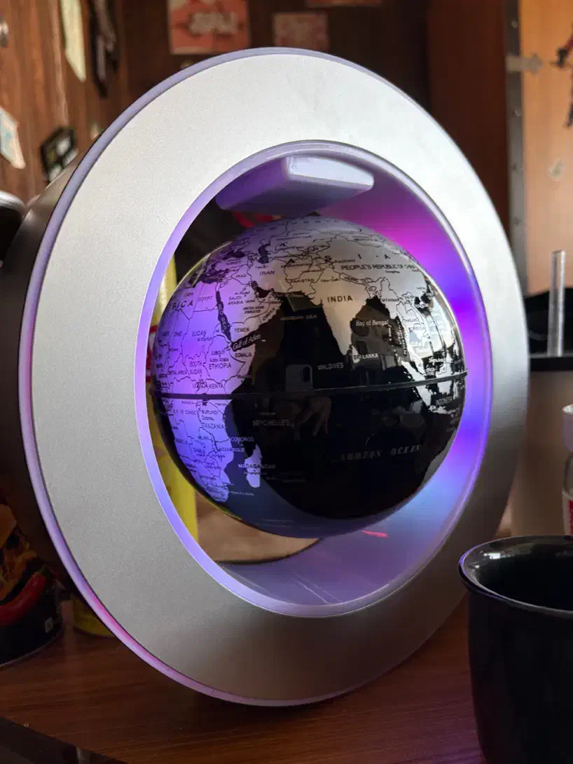 دکوری کره زمین معلق و چرخان|مجسمه، تندیس، ماکت|کرج, شهرک نهال و بذر|دیوار