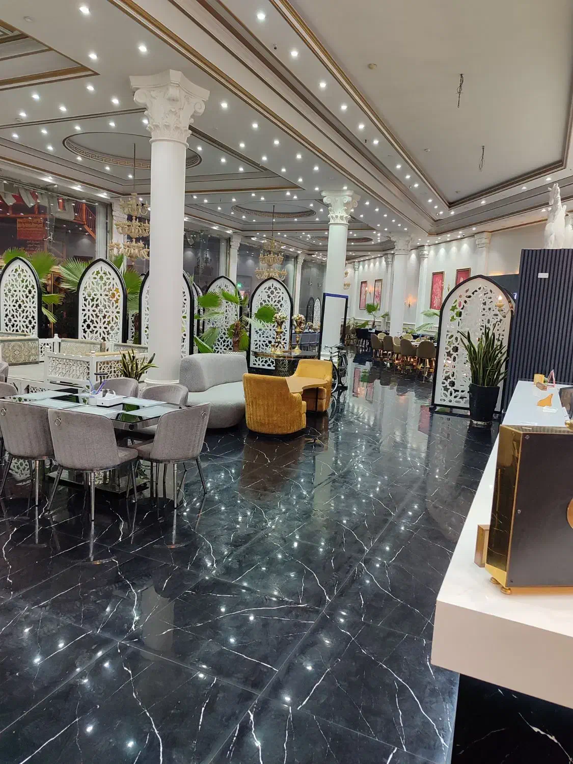 سالن کار و گارسون|استخدام خدمات فروشگاه و رستوران|رباط‌کریم, رباط‌کریم|دیوار