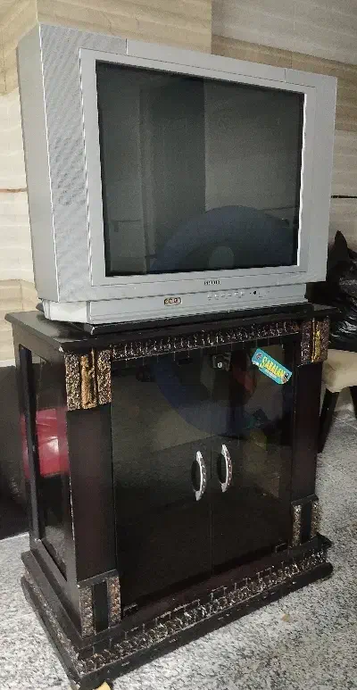 تلویزیون اسنوا 29 اینچ با میز مربوطه|تلویزیون و پروژکتور|اردبیل, |دیوار