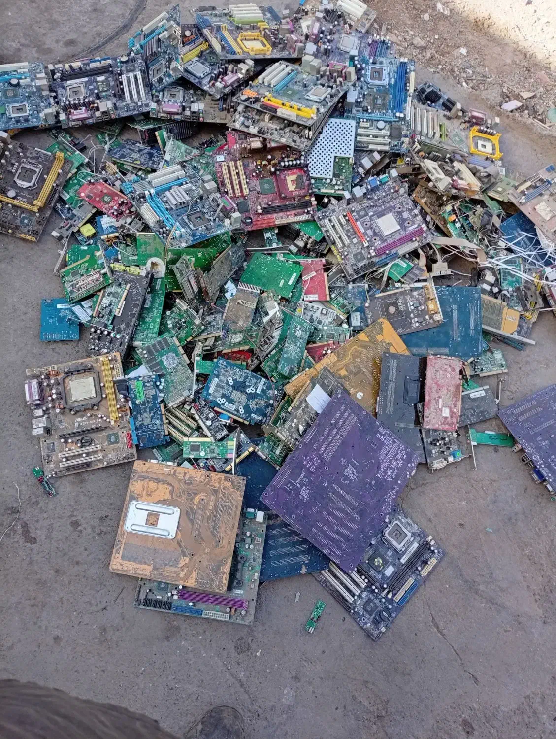 خرید و فروش ضایعات برد|لوازم جانبی موبایل و تبلت|کرمان, |دیوار