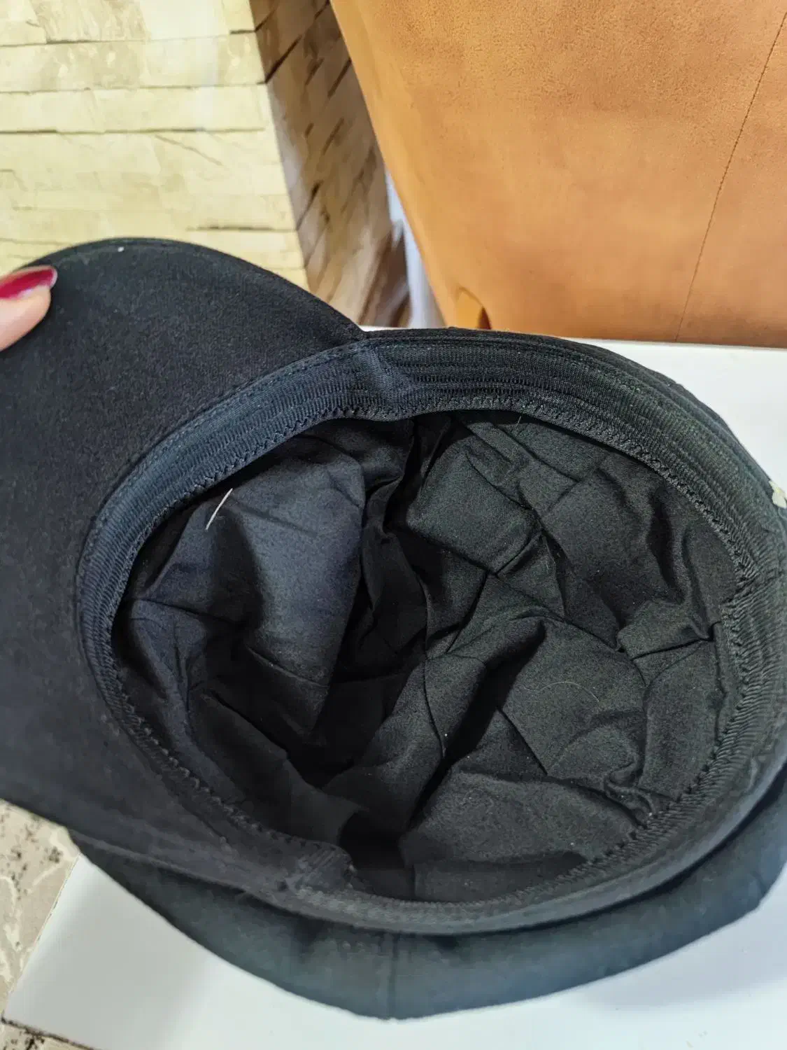 کلاه نو|لباس|بندر انزلی, کلیور|دیوار