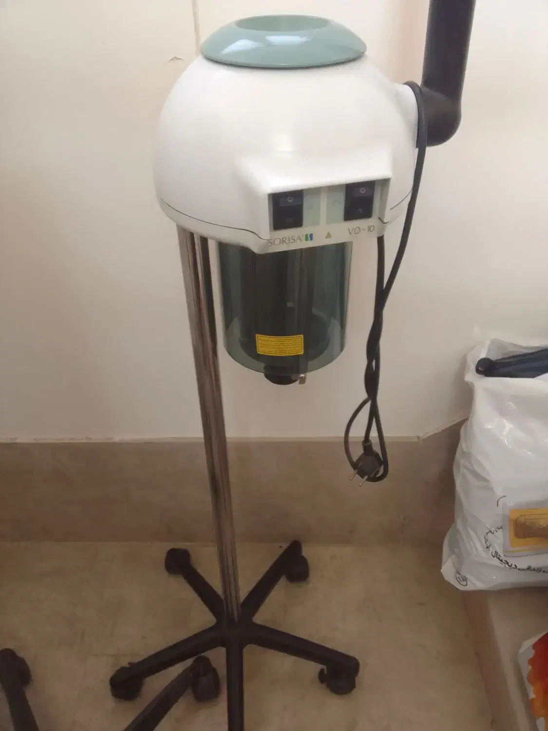 دستگاه بخار صورت حرفه ای|آرایشگاه و سالن‌های زیبایی|اصفهان, باغ زرشک|دیوار