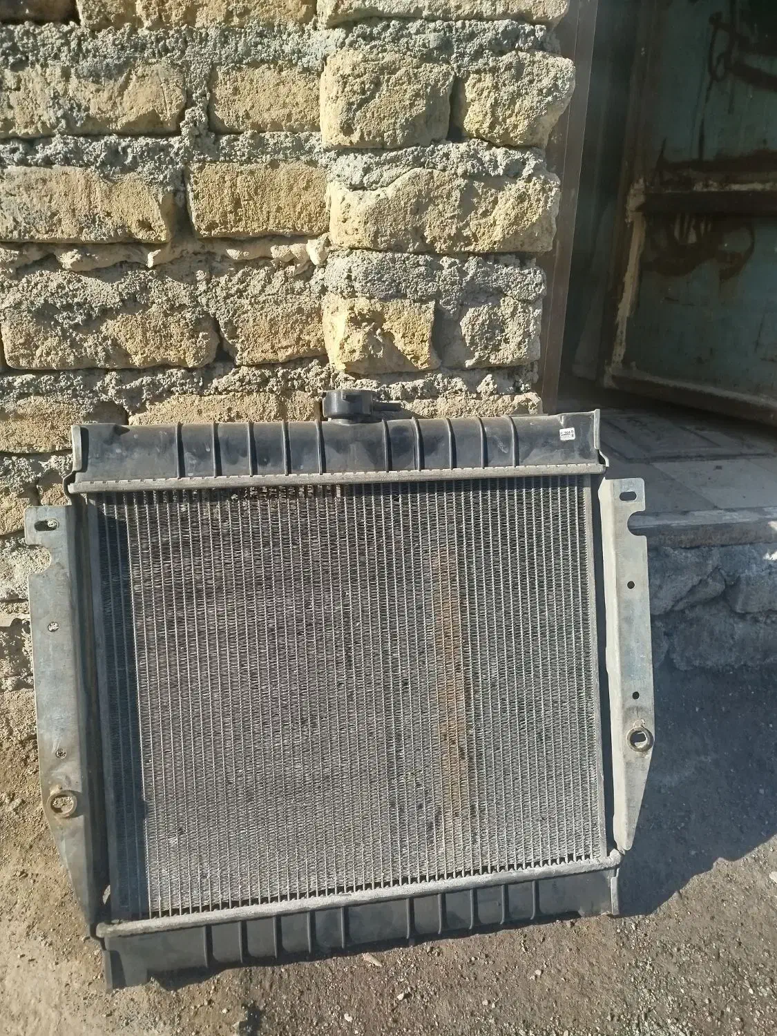 یک عدد رادیاتور نیسان بدون سوراخ سالم کم گار|قطعات یدکی و لوازم جانبی|مشهد, انصار|دیوار