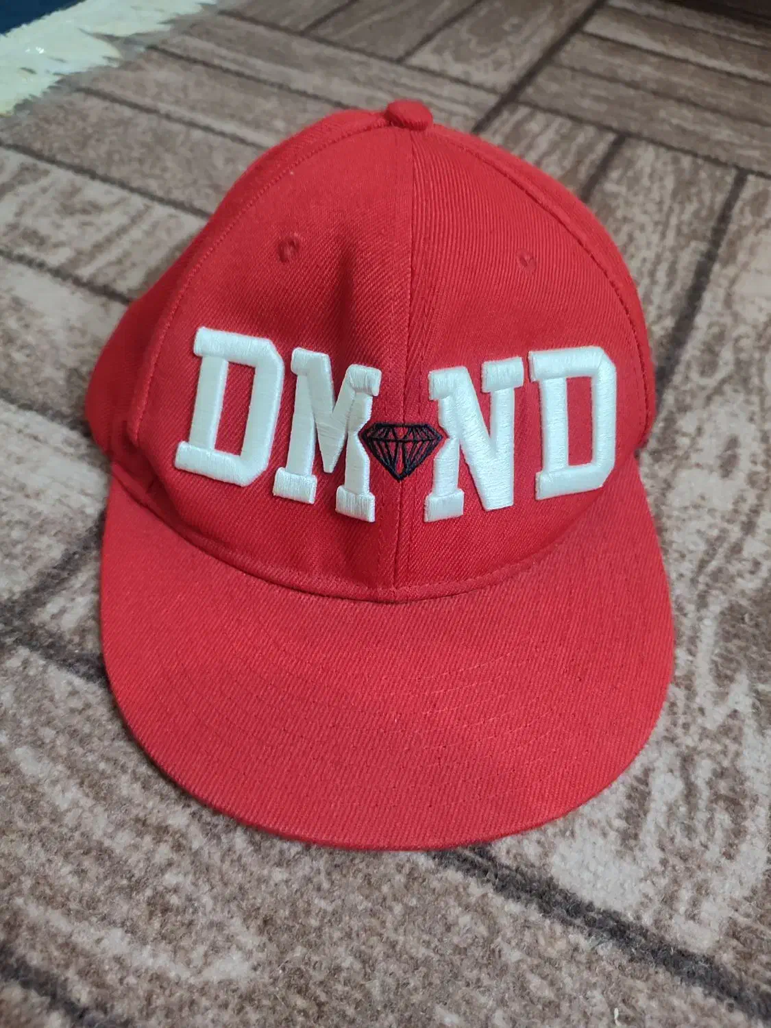 کلاه پسرانه|لباس|تهران, سبلان (لشگر)|دیوار