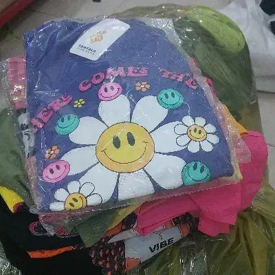 به صورت کلی و یکجا|لباس|یزد, |دیوار