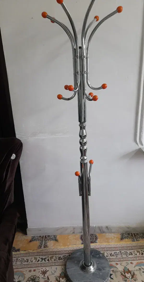 رخت اویز|بندرخت و رخت‌آویز|رشت, دخانیات|دیوار