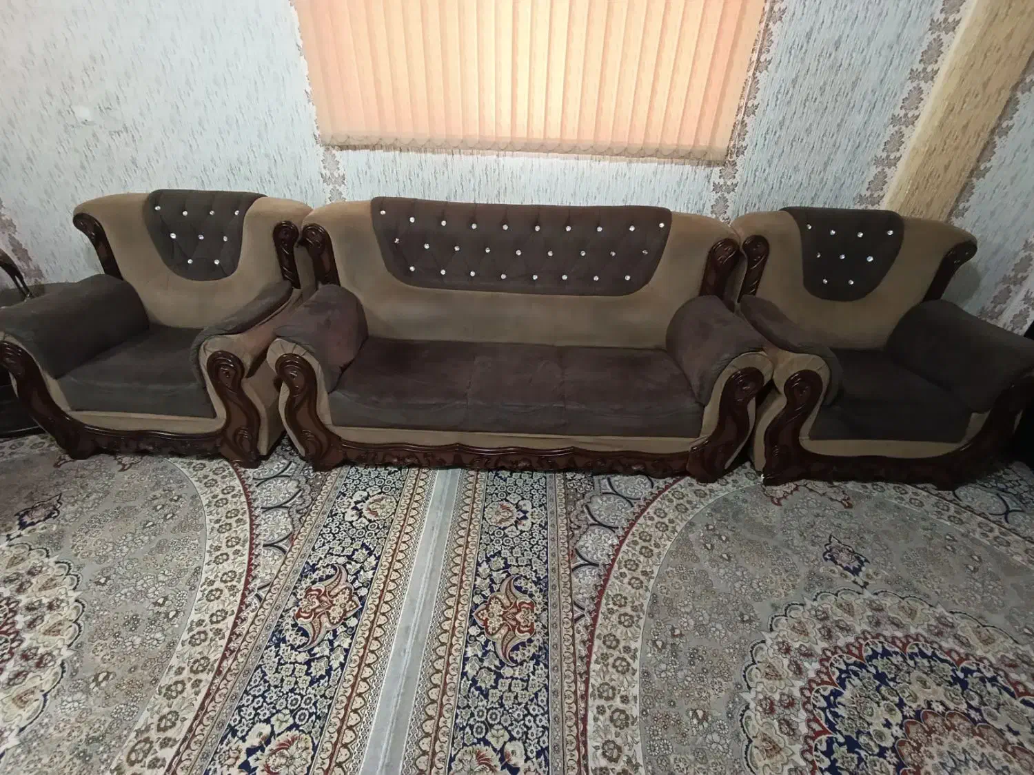 فرش|فرش|صدرا-فارس, فاز ۱|دیوار