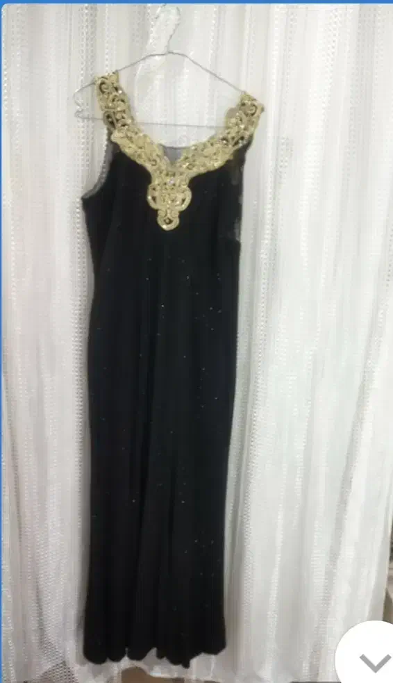 لباس مجلسی|لباس|نجفآباد, هفده شهریور|دیوار