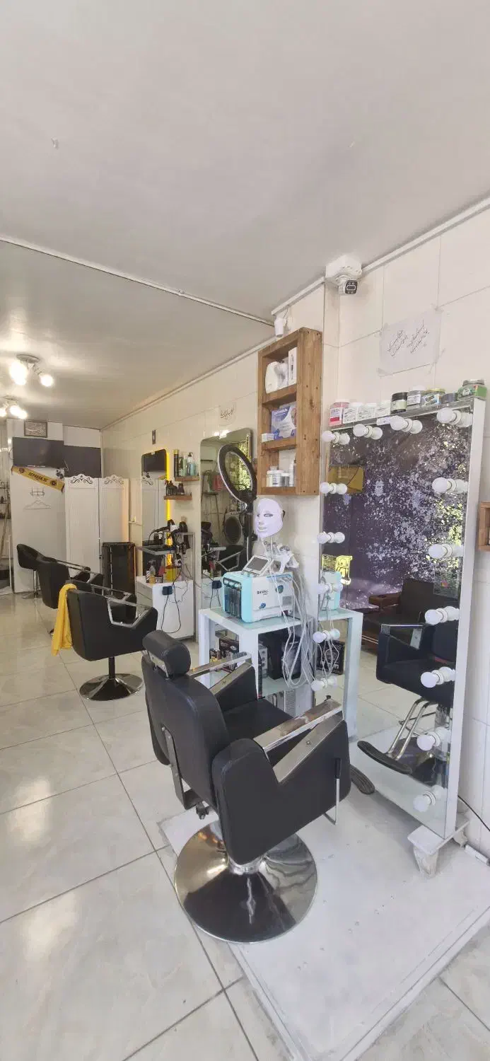 سالن آرایشگری و فشیال مردانه|استخدام درمانی، زیبایی، بهداشتی|فلاورجان, |دیوار