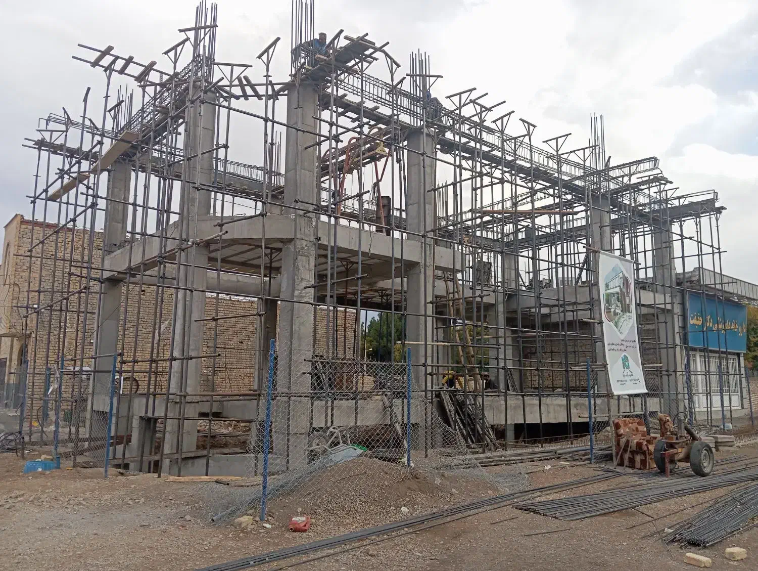 نصب داربست فلزی و لوله داربس|خدمات پیشه و مهارت|قم, ولیعصر|دیوار