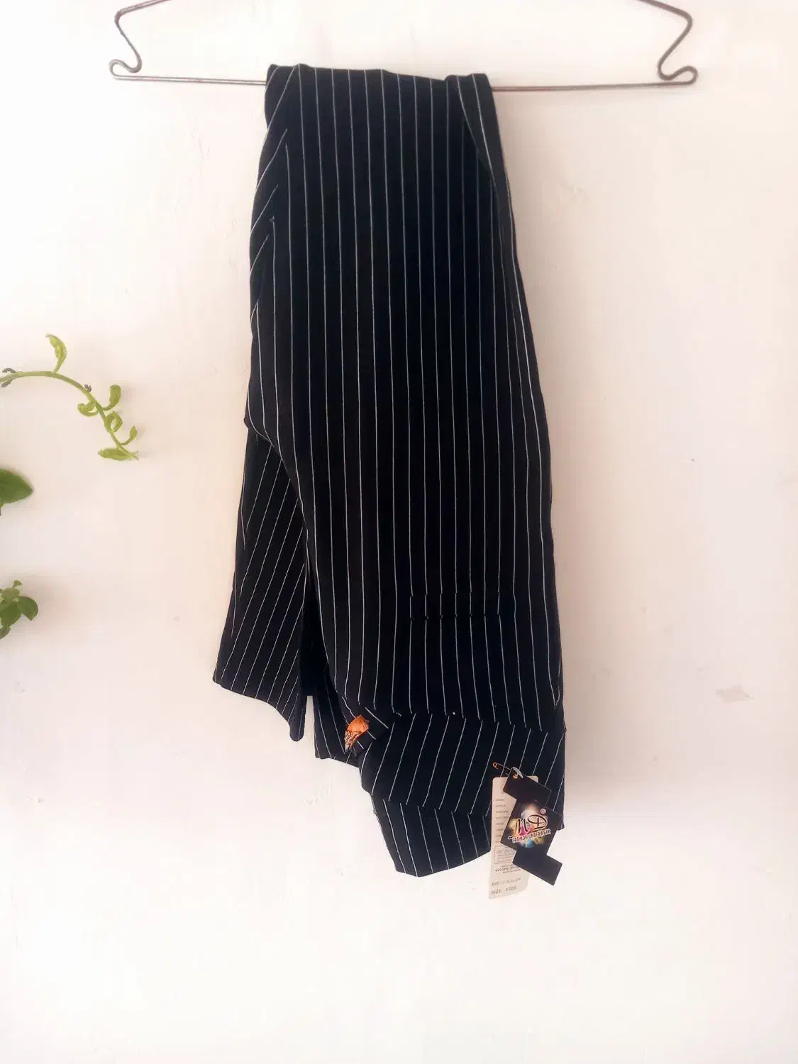 لباس ها کاملا نو هستن|لباس|صوفیان, |دیوار