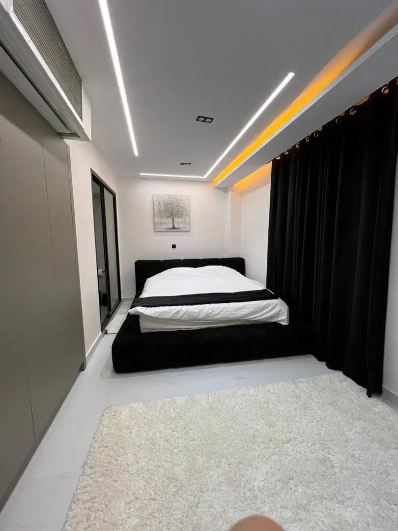 آپارتمان ۱۸۰ متری سه خواب در زعفرانیه