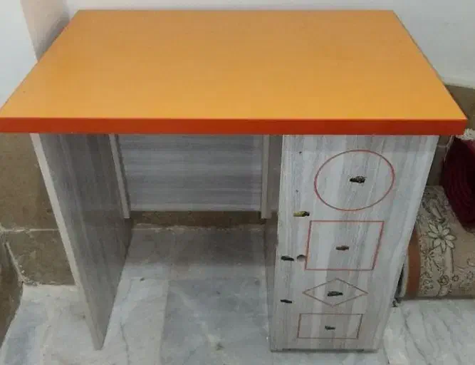 میز تحریر تمام ام دی اف شخصی ساز|میز تحریر و کامپیوتر|زاهدان, |دیوار