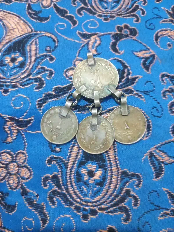 سلام سگه هایی خیلی قدیمی عکس های شیر نشان|جواهرات|بجنورد, |دیوار