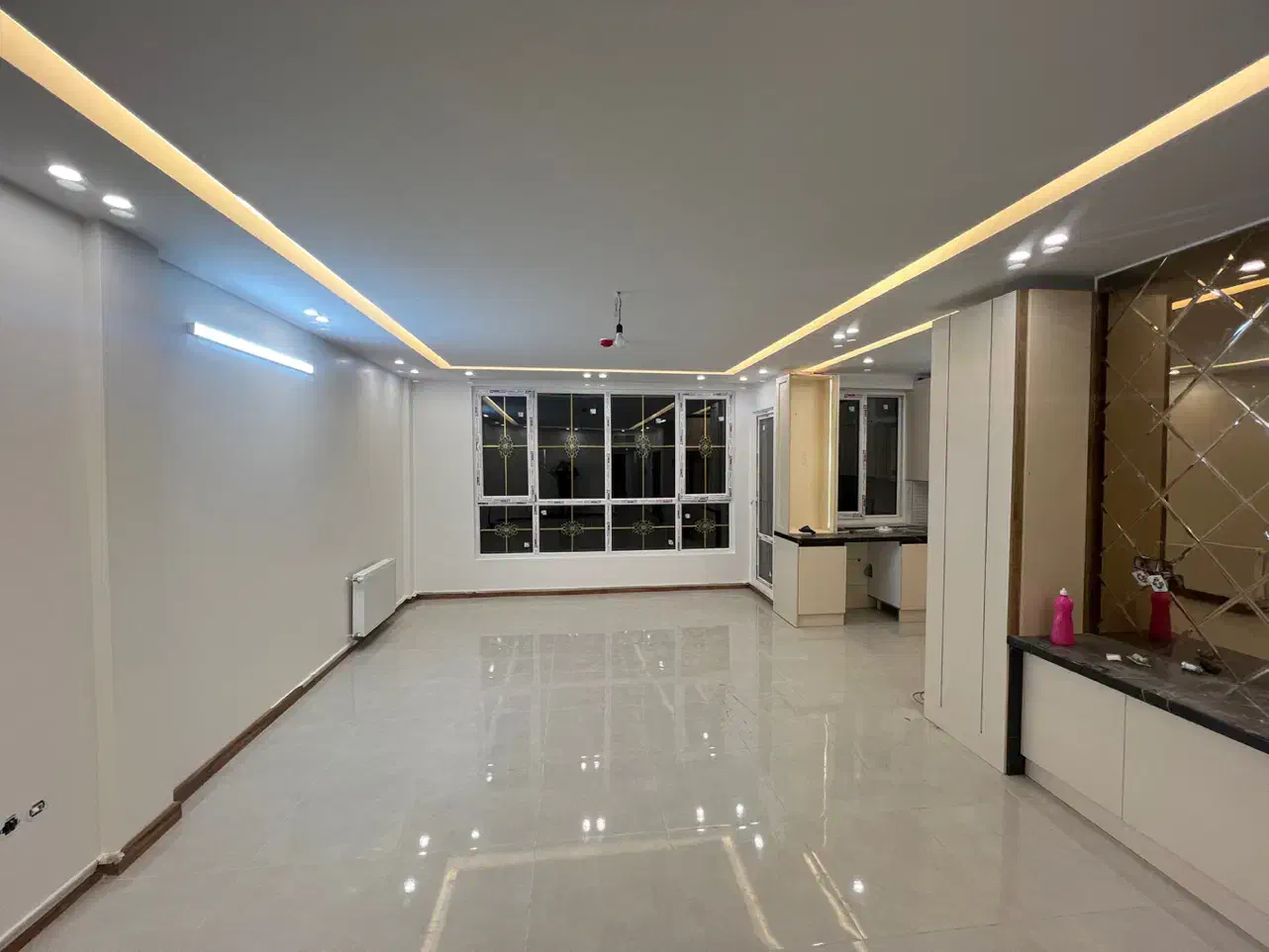 ۸۵ متر تکواحدی پارکینگ اصلی افسریه والفجر