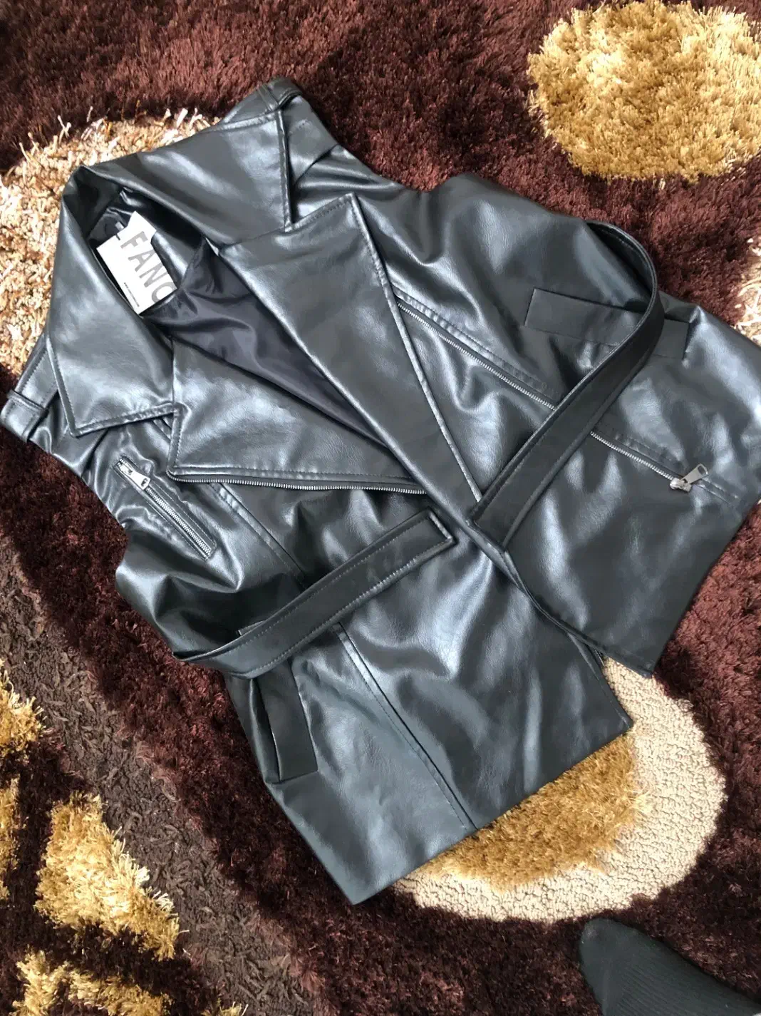 کت چرم|لباس|ایوان, |دیوار