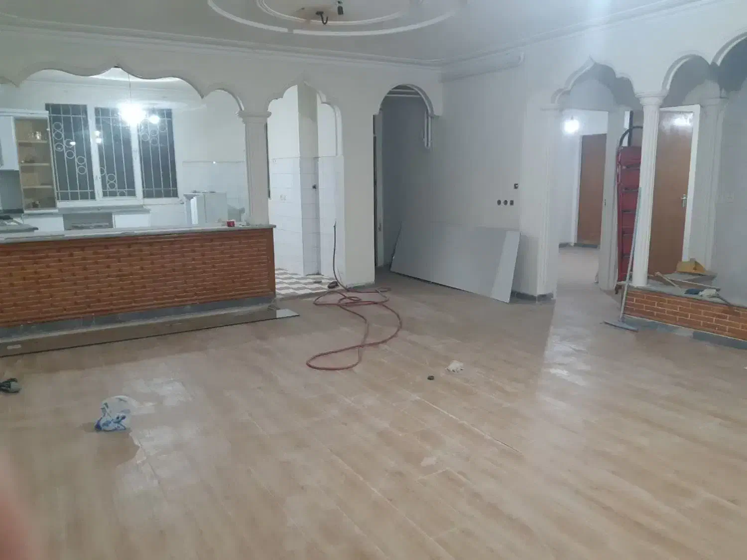 واحد۱۰۰متری جهت مطب، آموزشگاه، دفاتر اداری و..|اجارهٔ دفتر کار، اتاق اداری، مطب|همدان, |دیوار