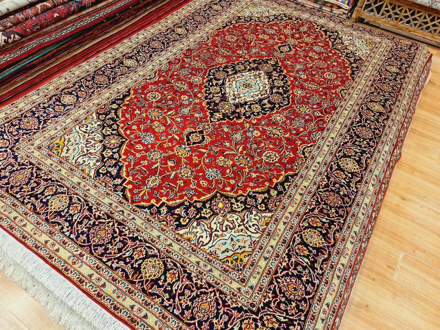 قالی ۶متری دستباف کاشان زمینه لاکی|فرش|تهران, اکباتان|دیوار