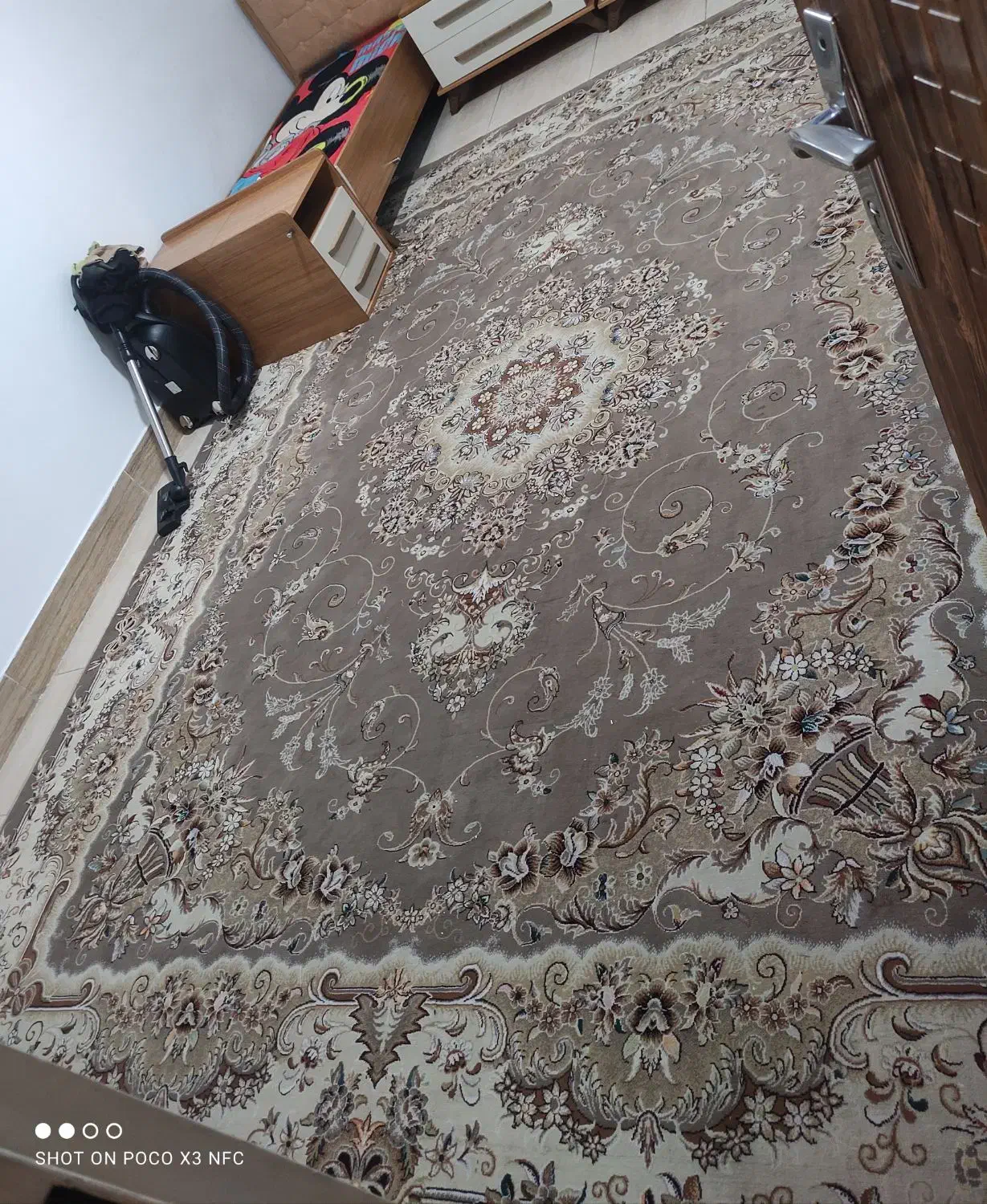 فرش فروشی سالم|فرش|ساوه, |دیوار