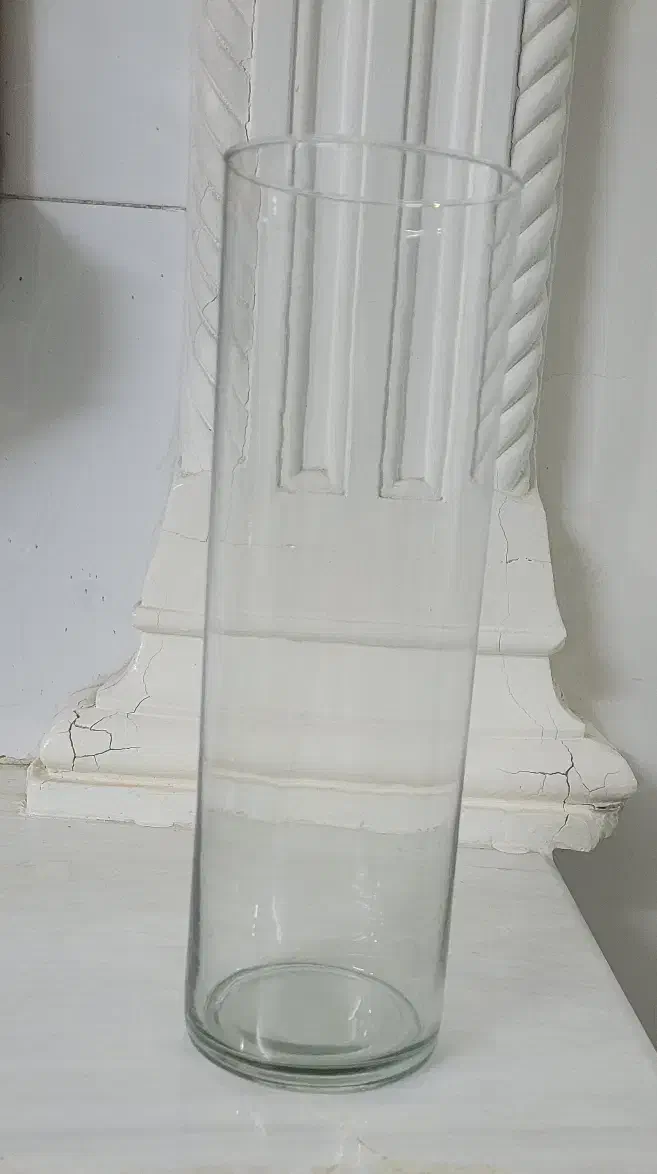 گلدان شیشه ای|گل مصنوعی|قم, قلعه یزدیها|دیوار