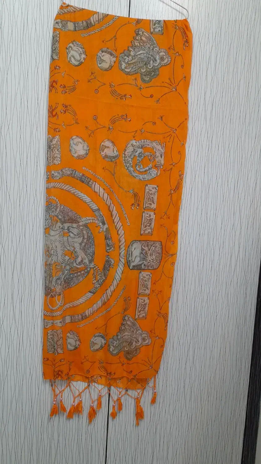 شال|لباس|تربتحیدریه, مظفریه|دیوار