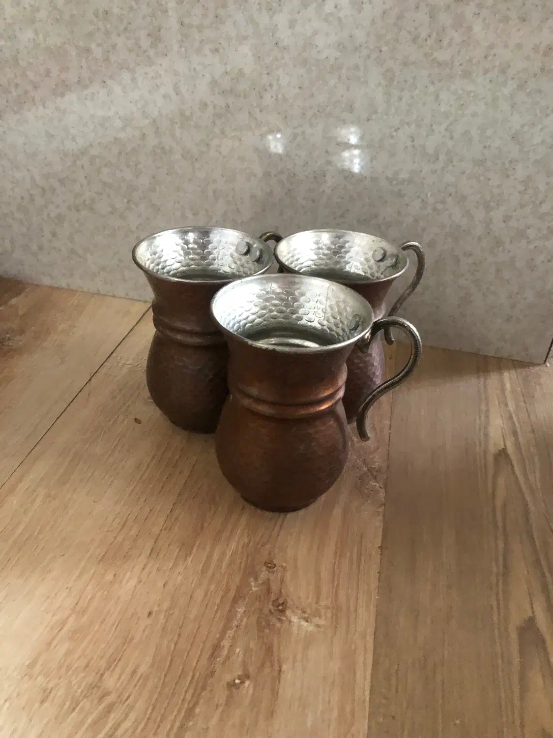 ظرف مسی و لیوان|ظروف پخت‌وپز|تبریز, |دیوار