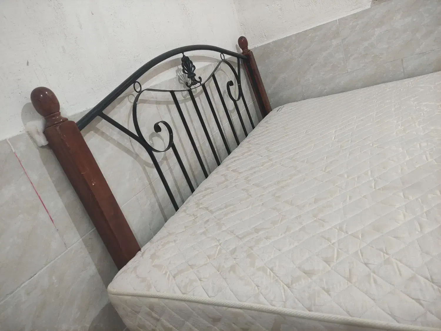 تخت خواب فلزی دونفره اماراتی|تخت و سرویس خواب|برازجان, |دیوار