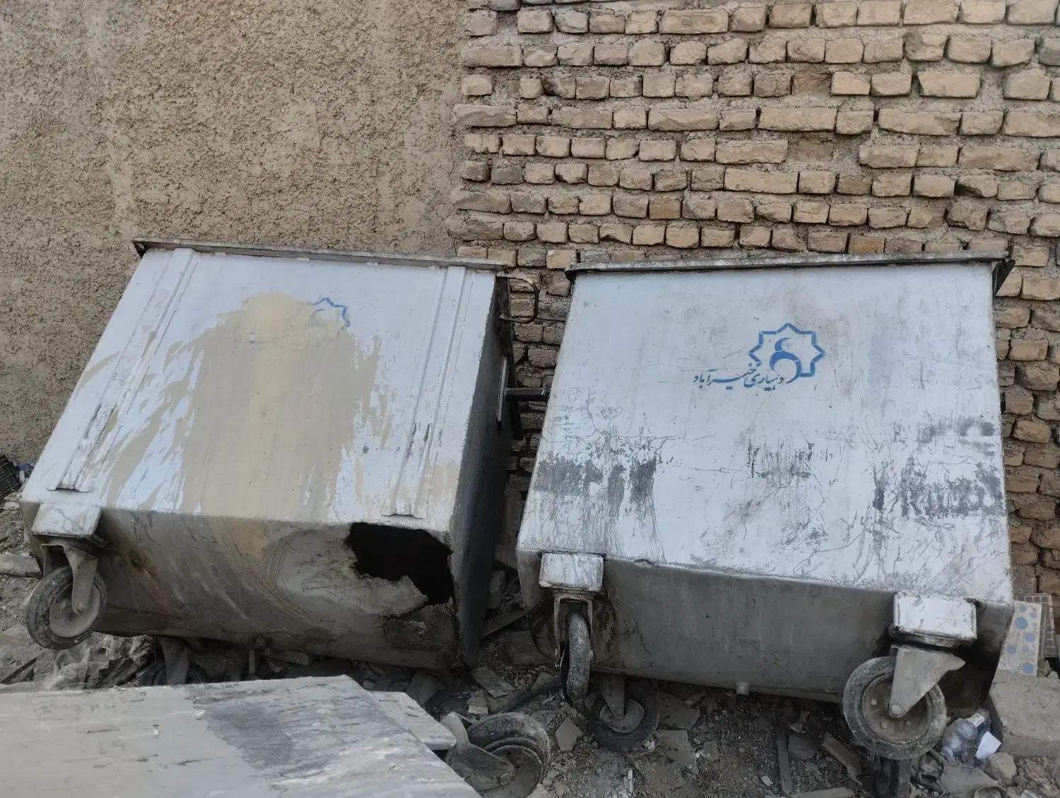 سطل اشغال دست دوم|لوازم نظافت|باقرشهر, |دیوار