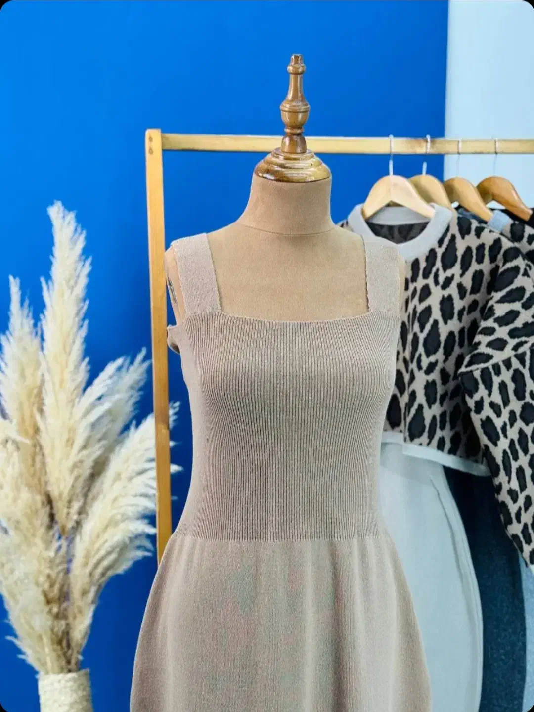 ست بافت|لباس|کاشان, شهرک خاتم الانبیا (مسکن ملی کاشان)|دیوار