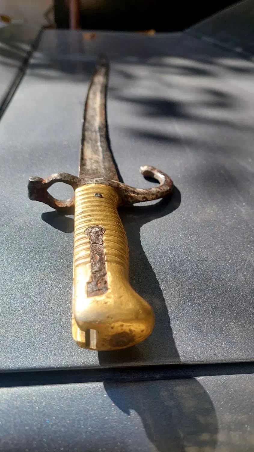 شمشیر عتیقه قدمتش مال جنگ جهانی اوله|کلکسیون اشیاء عتیقه|کرمانشاه, |دیوار