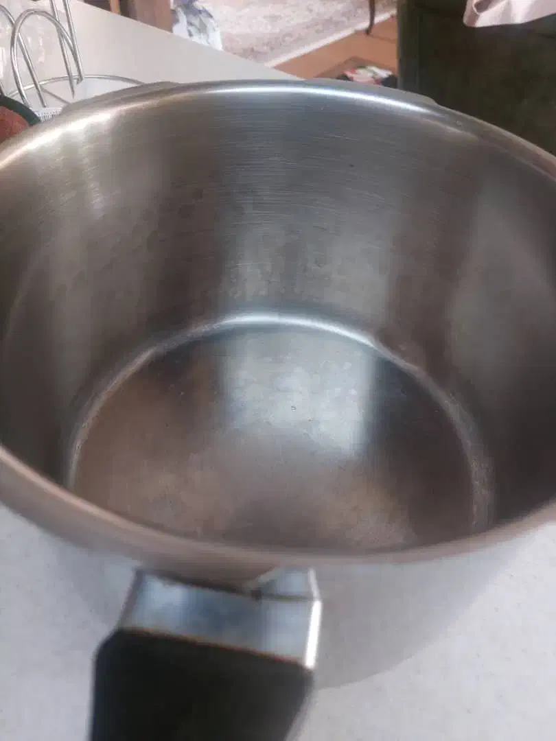 زودپز سوئیسی ۶یا ۸ لیتری|ظروف پختوپز|اصفهان, بهارستان|دیوار