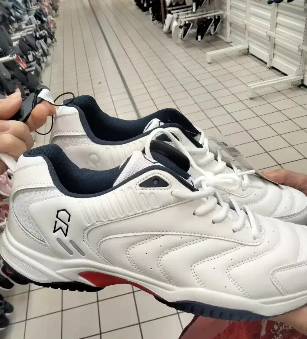 کفش اورجینال|کیف، کفش، کمربند|قم, هفت تیر|دیوار