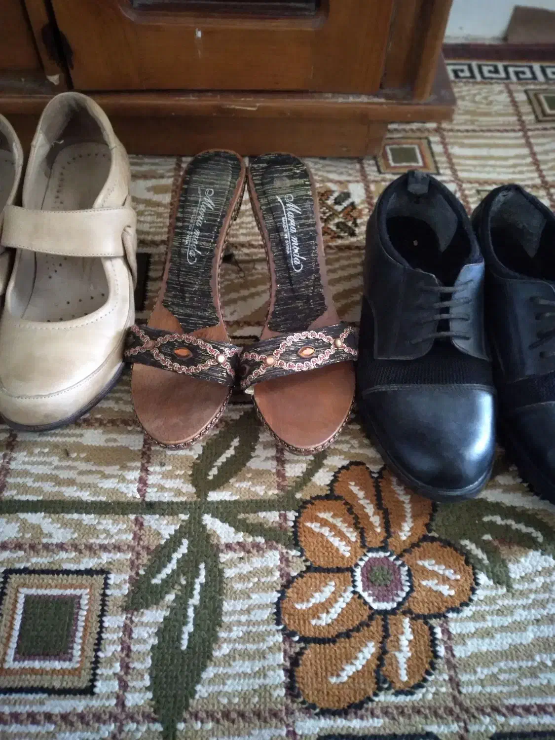 گفش زنانه|کیف، کفش، کمربند|خوی, |دیوار