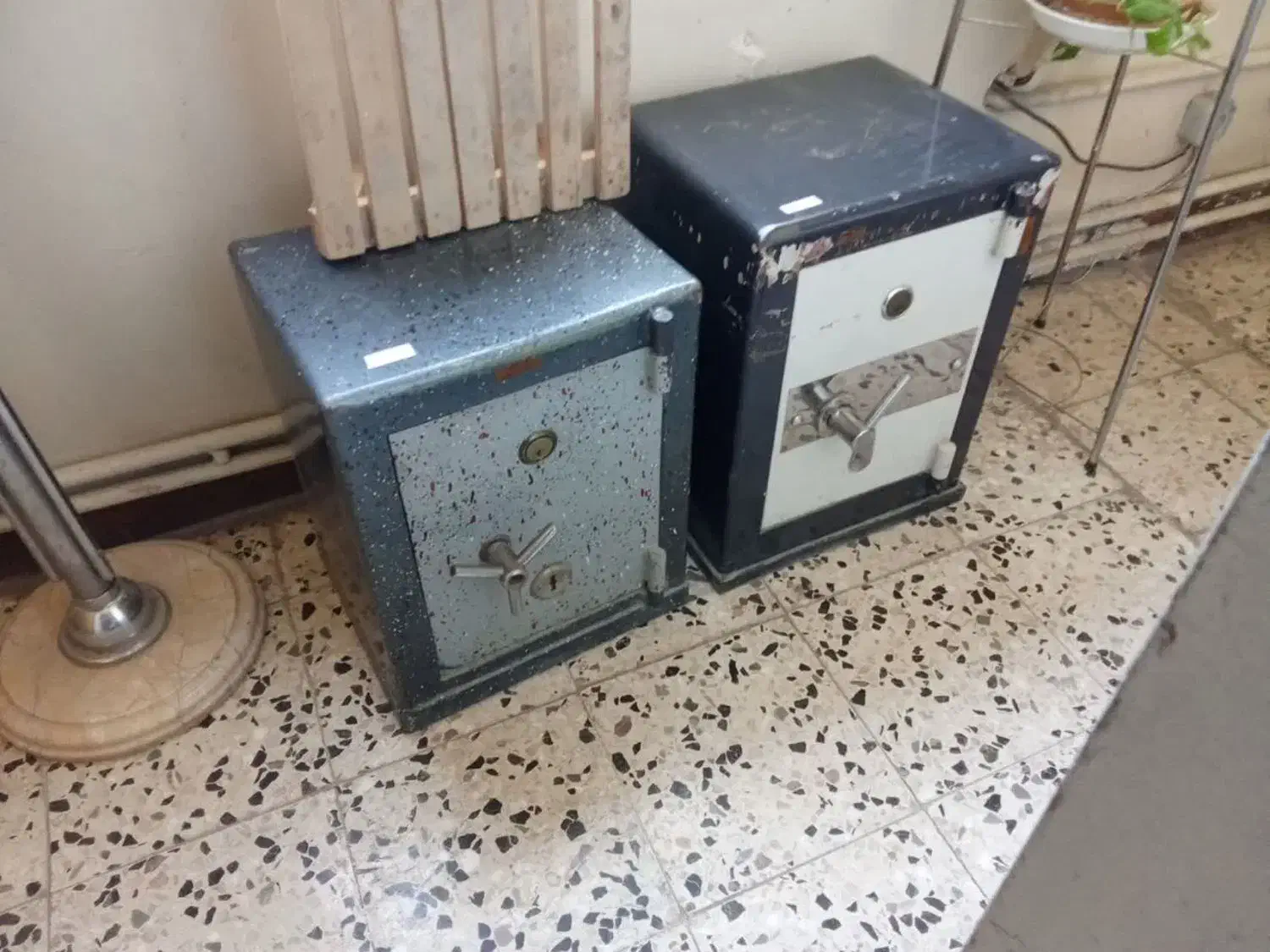 گاو صندوق|دفتر کار|چناران, |دیوار