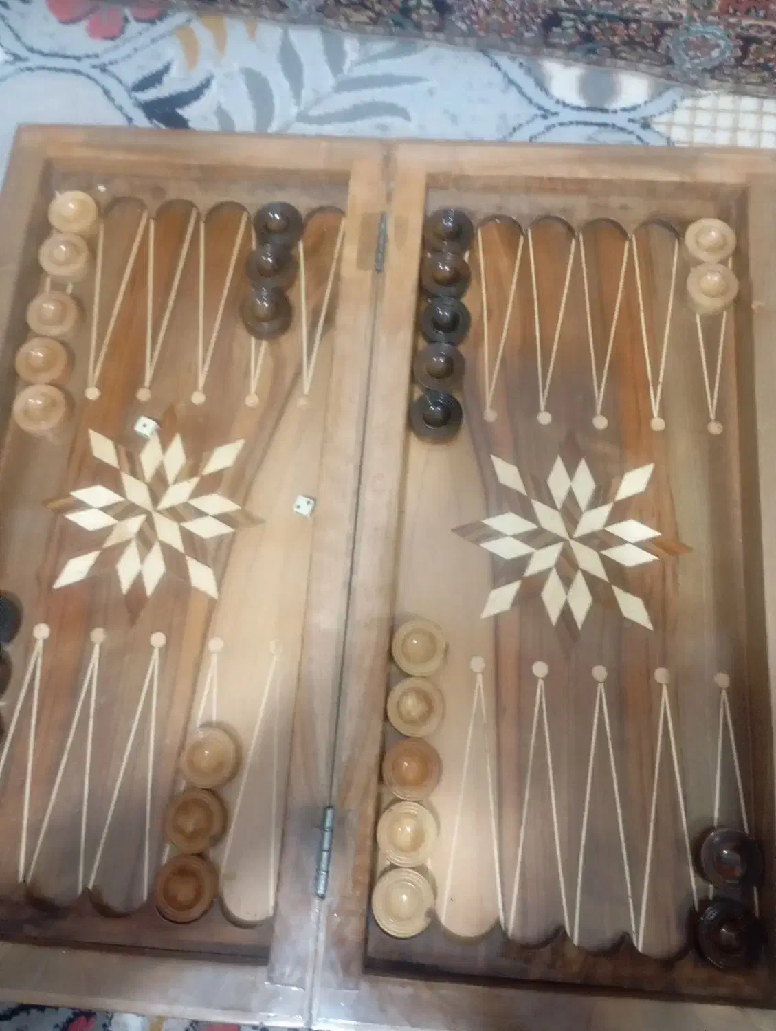 تخته نرد در حد نو|کلکسیون اشیاء عتیقه|سنندج, |دیوار