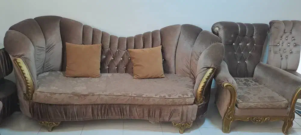 مبل ۷ نفره سالم و تمیز|مبلمان خانگی و میز عسلی|بندرعباس, |دیوار